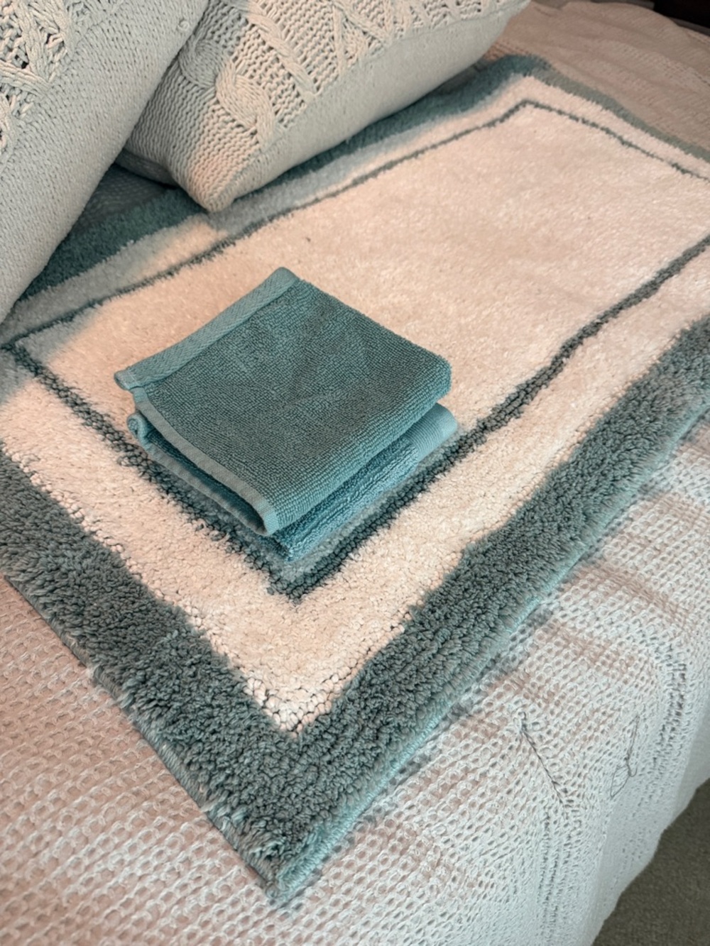 Lot Bath Rug and Wash Cloths NEW